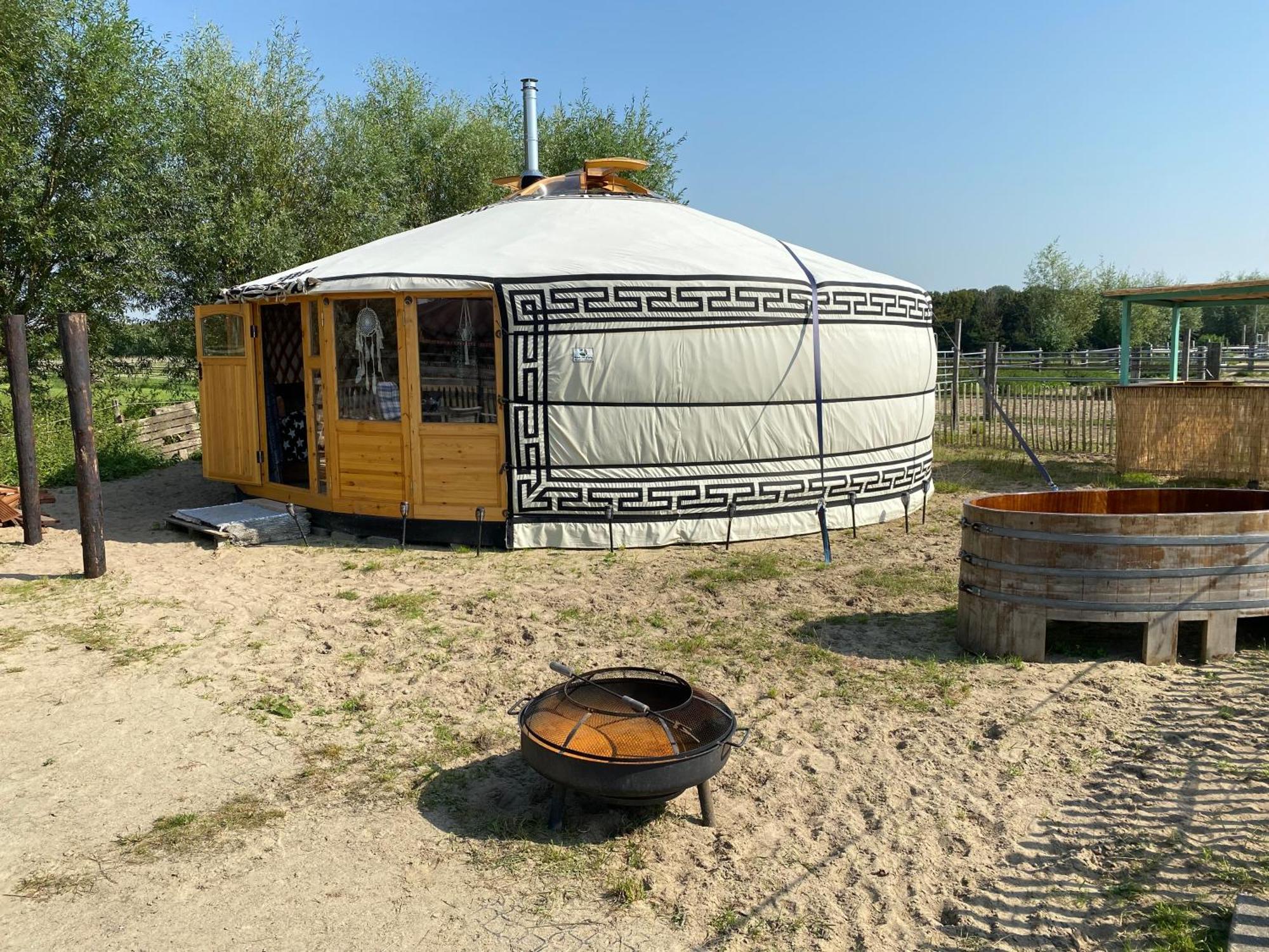 Luxe Yurt Hotell Koudekerke Eksteriør bilde